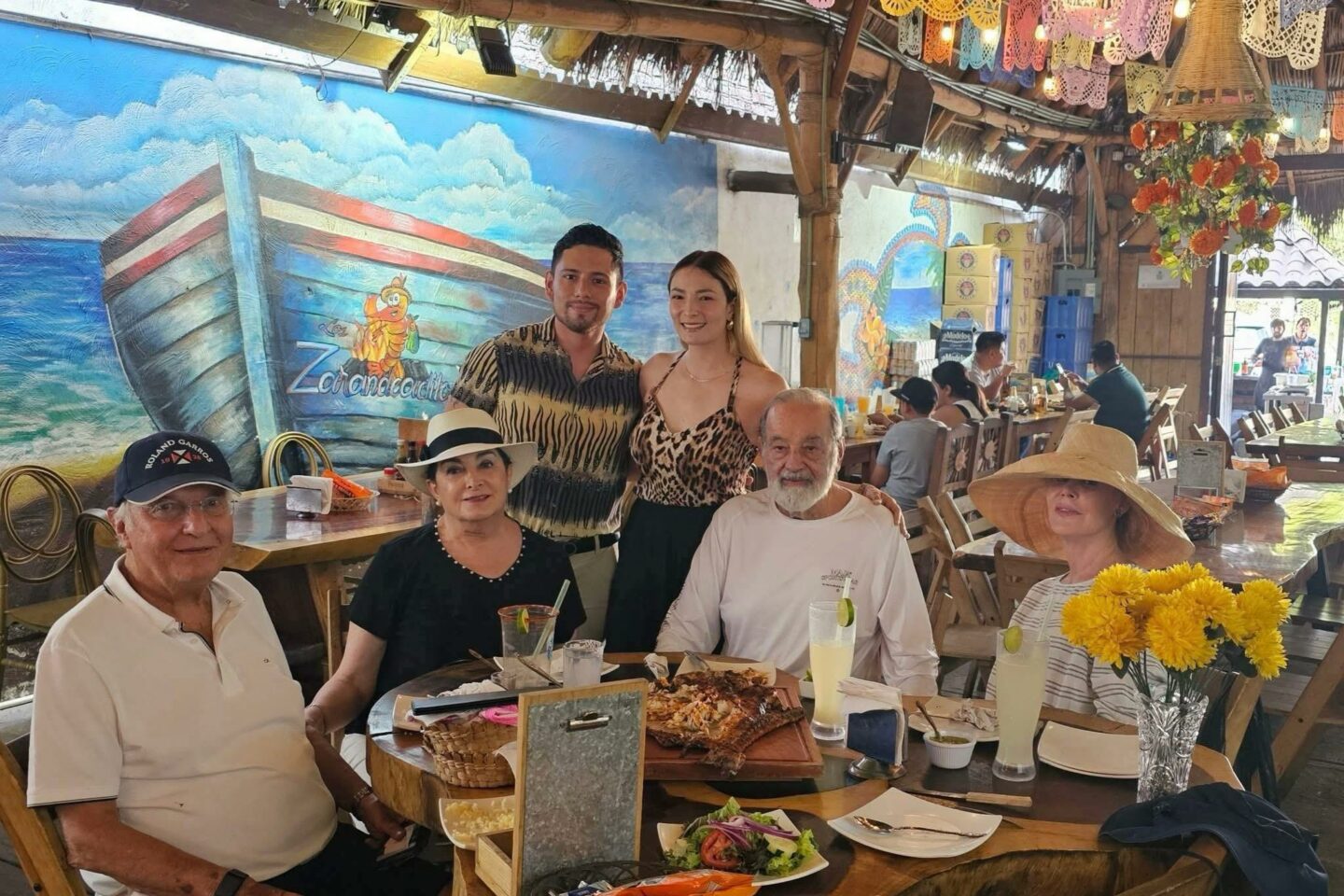 ¿Carlos Slim en Compostela, Nayarit?